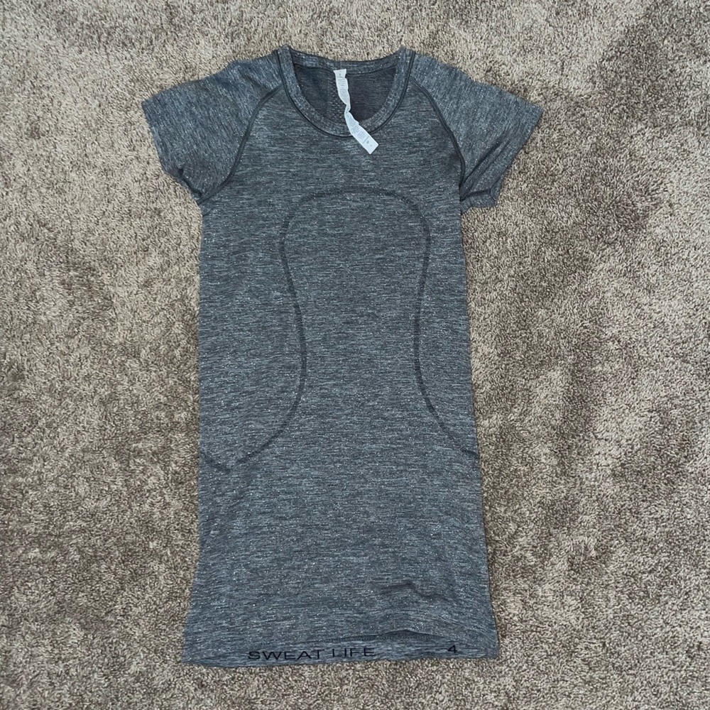 Lululemon Tee